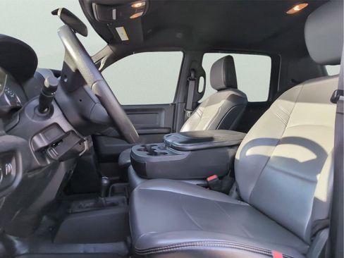 Used 2024 RAM 2500 Tradesman w/ Chrome Appearance Group image 13