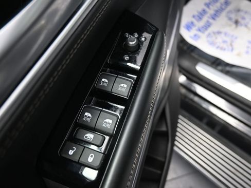 Used 2024 Jeep Grand Wagoneer L 4WD image 33