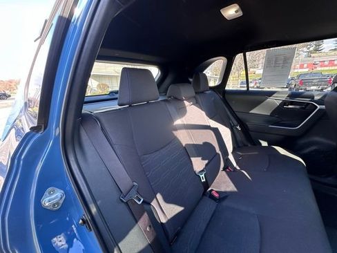 Used 2023 Toyota RAV4 SE w/ Convenience Package image 9