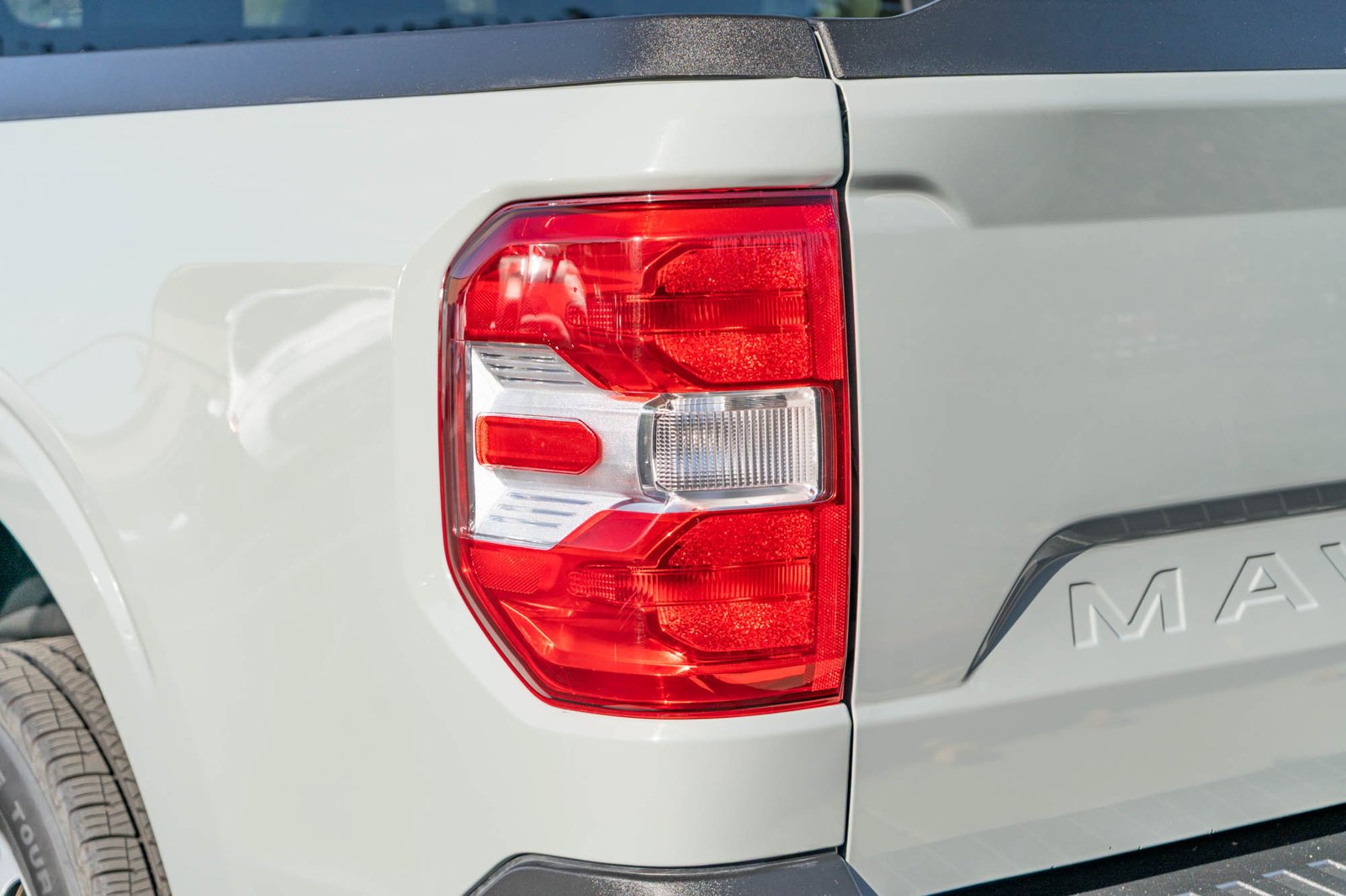 Used 2024 Ford Maverick XL FWD image 7