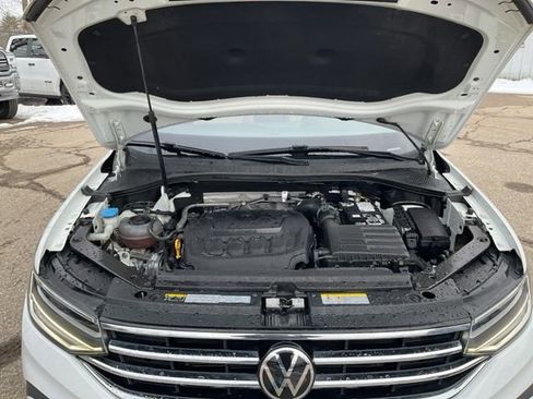 Used 2022 Volkswagen Tiguan SE image 11