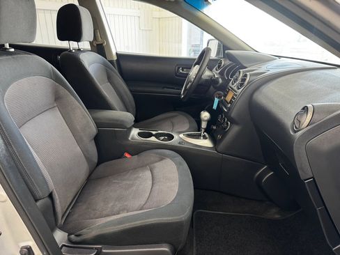 Used 2013 Nissan Rogue SV image 15