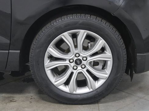 Used 2024 Ford Edge Titanium AWD/4WD image 12