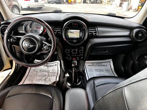 Used 2018 MINI Cooper 4-Door Hardtop image 10