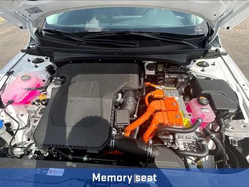 New 2025 Hyundai Elantra Limited FWD image 13