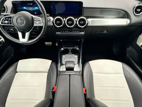 Used 2022 Mercedes-Benz GLB 250 4MATIC image 13