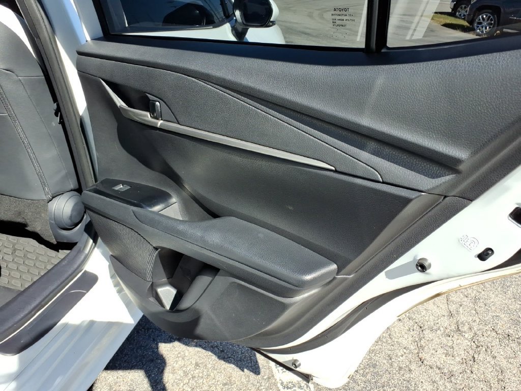 Used 2025 Toyota Camry SE w/ Convenience Package FWD image 13