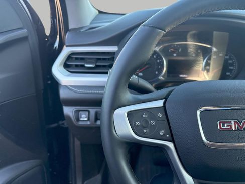 Used 2023 GMC Acadia SLT w/ Preferred Package image 14