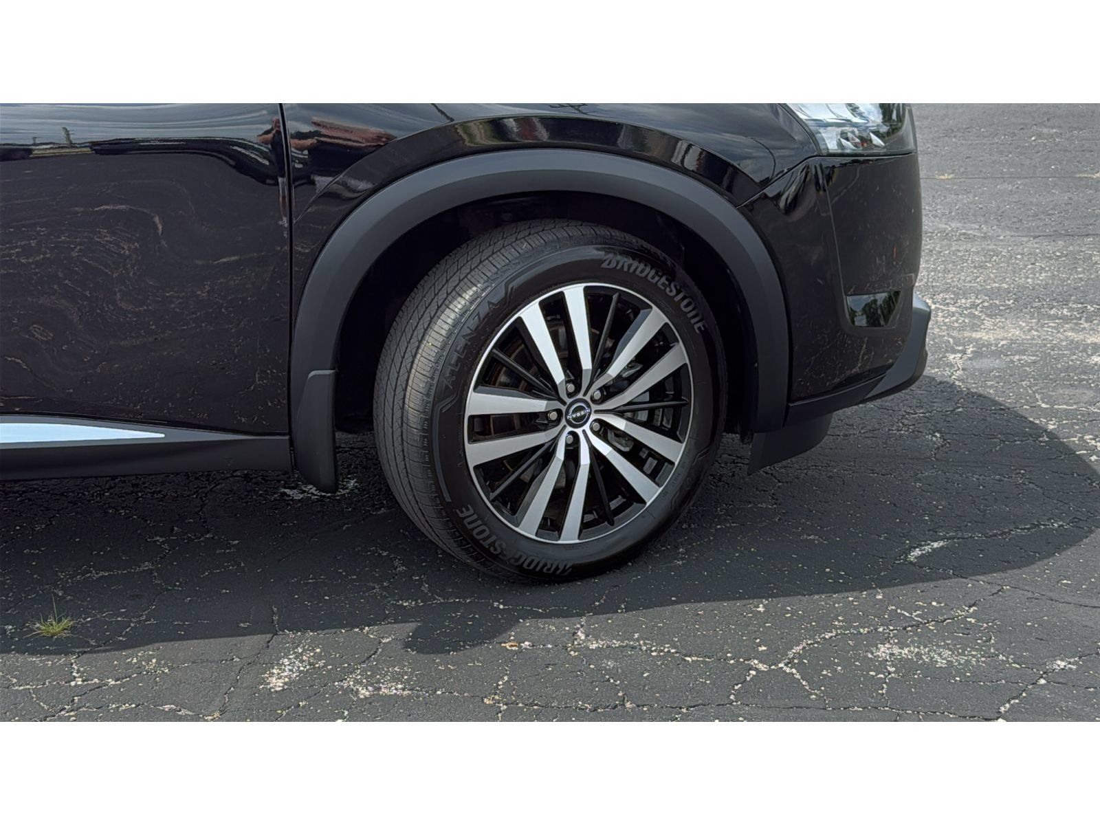 Used 2025 Nissan Pathfinder Platinum AWD/4WD image 11
