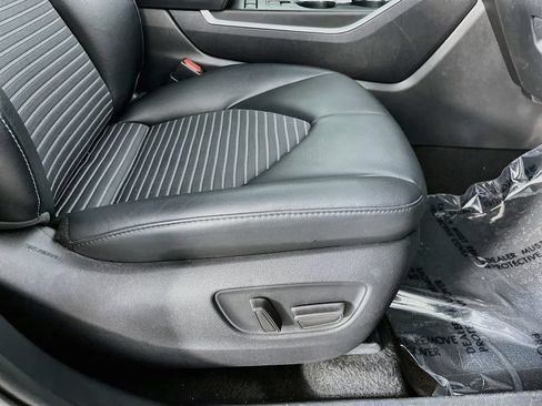 Used 2021 Toyota Highlander XSE AWD/4WD image 37