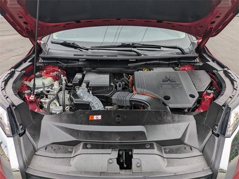 Used 2023 Mitsubishi Outlander SE image 39