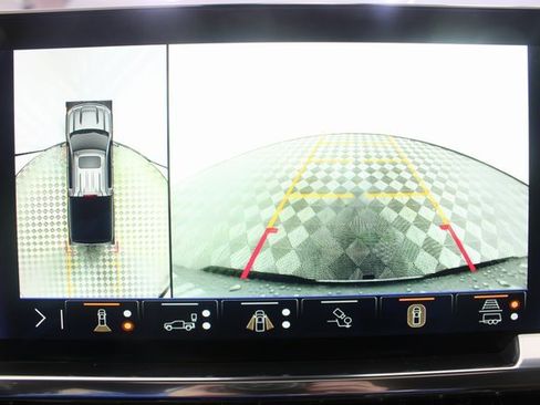 Used 2025 Chevrolet Silverado 1500 High Country w/ Technology Package image 5