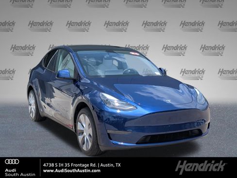 Used 2024 Tesla Model Y Long Range AWD/4WD image 1