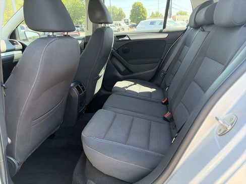 Used 2013 Volkswagen Golf 4-Door FWD image 25