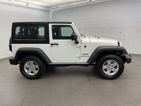 Used 2016 Jeep Wrangler Sport w/ Quick Order Package 24S AWD/4WD image 4