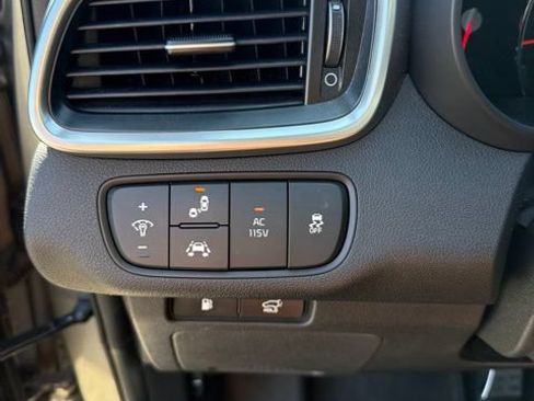 Used 2019 Kia Sorento SX AWD/4WD image 18
