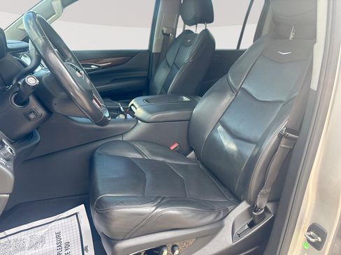 Used 2020 Cadillac Escalade ESV Premium Luxury RWD image 12