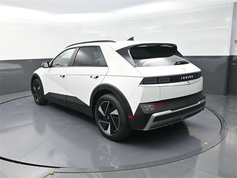 New 2025 Hyundai Ioniq 5 SEL image 6