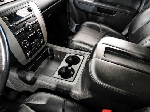 Used 2013 Chevrolet Avalanche LT w/ Suspension Package, Off-Road image 26