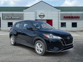 Used 2025 Nissan Kicks Play S video 1