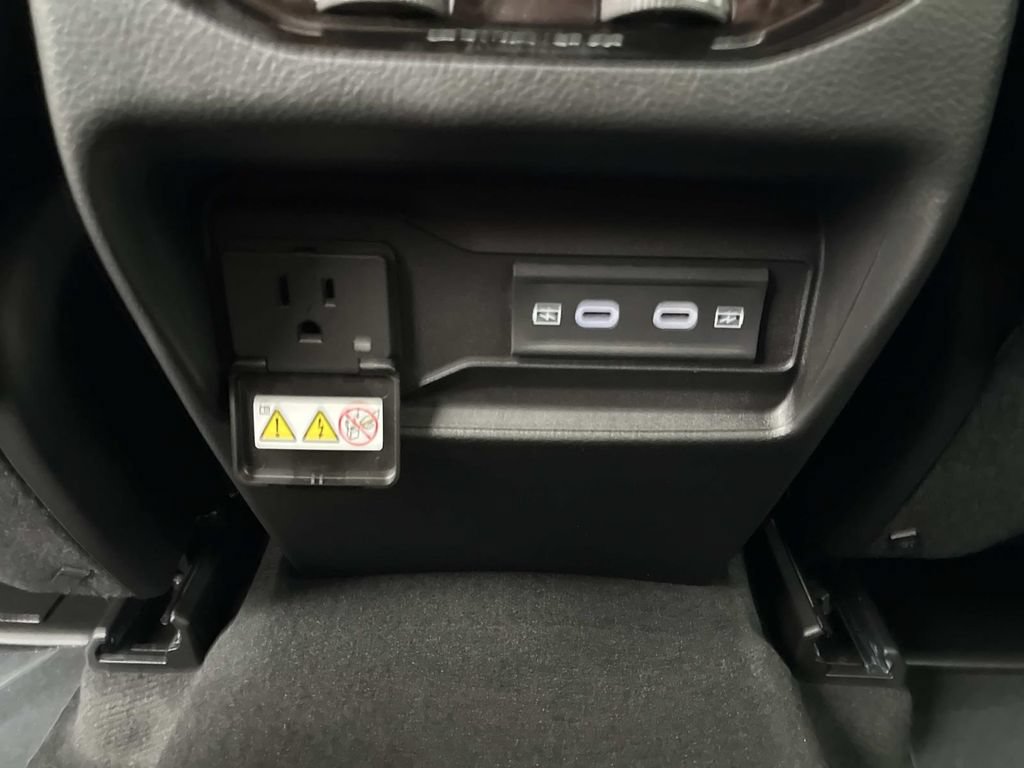 New 2026 Jeep Grand Cherokee Altitude AWD/4WD image 7