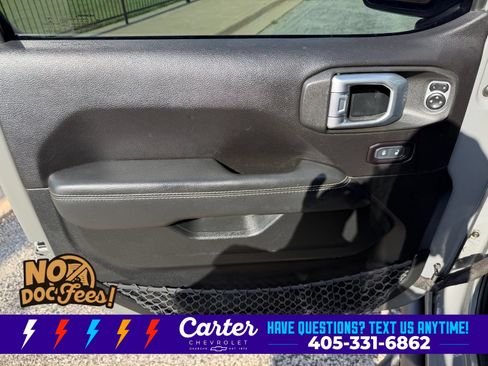 Used 2020 Jeep Gladiator Overland w/ LED Lighting Group AWD/4WD image 14