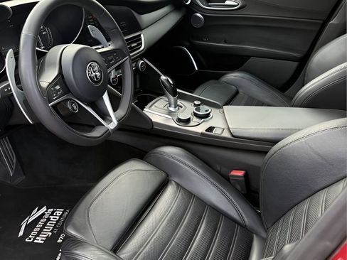Used 2017 Alfa Romeo Giulia Ti w/ TI 19" Sport Package image 13