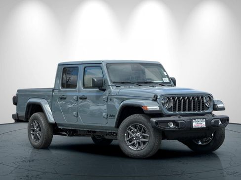 New 2026 Jeep Gladiator Sport AWD/4WD image 2
