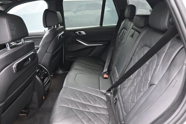 Used 2024 BMW X5 xDrive40i AWD/4WD image 21