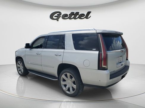 Used 2019 Cadillac Escalade Luxury AWD/4WD image 7
