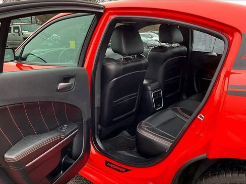 Used 2019 Dodge Charger R/T image 12