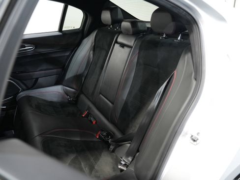 Used 2020 Alfa Romeo Giulia Quadrifoglio w/ Nero Edizione image 38