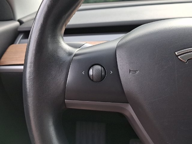 Used 2018 Tesla Model 3 Long Range RWD image 24