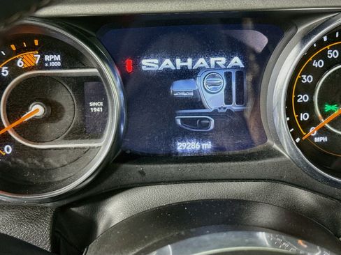 Used 2021 Jeep Wrangler Unlimited Sahara AWD/4WD image 16