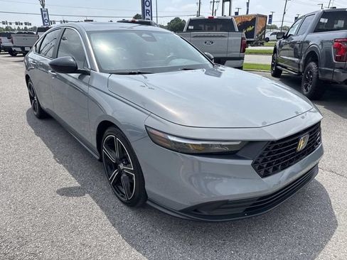 Used 2024 Honda Accord Sport image 3