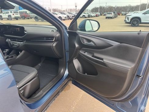 Used 2025 Buick Envista Preferred w/ Convenience II Package image 47