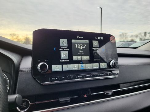 Used 2024 Mitsubishi Outlander SE Black Edition image 5