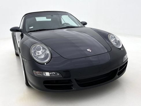 Used 2006 Porsche 911 Carrera RWD image 3
