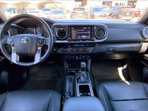 Used 2022 Toyota Tacoma TRD Off-Road w/ TRD Premium Off Road Package image 15