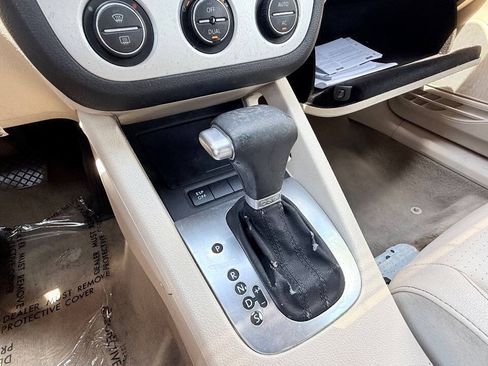 Used 2008 Volkswagen Eos Komfort FWD image 62