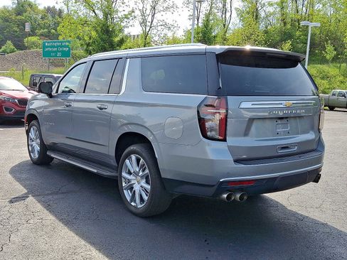 Used 2024 Chevrolet Suburban High Country AWD/4WD image 4