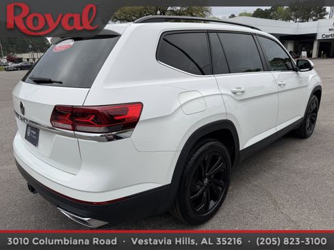 Certified 2023 Volkswagen Atlas SE w/ Panoramic Sunroof Package image 5