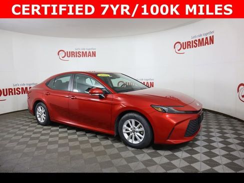 Used 2025 Toyota Camry LE image 13