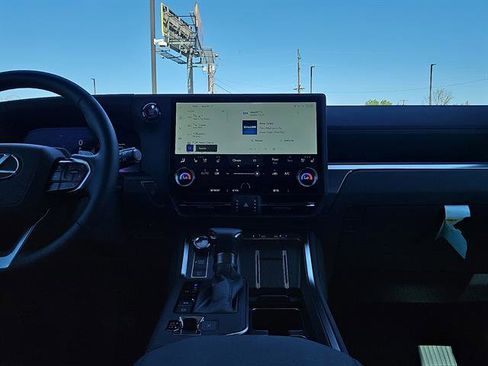 Used 2026 Lexus GX 550 w/ Accessory Package (2T) image 11