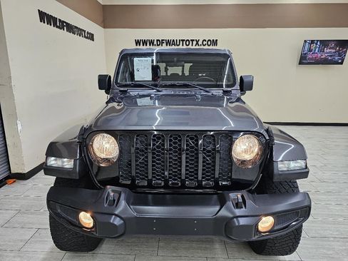 Used 2021 Jeep Gladiator Sport image 3