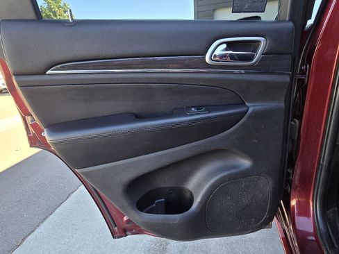 Used 2018 Jeep Grand Cherokee Overland image 34