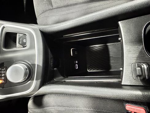 Used 2015 Chrysler 200 Limited w/ Convenience Group FWD image 12