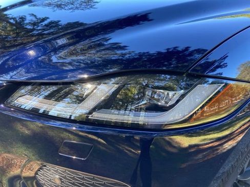 Used 2024 Jaguar F-PACE R-Dynamic S image 11