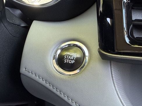 Used 2023 Toyota Highlander XLE FWD image 22