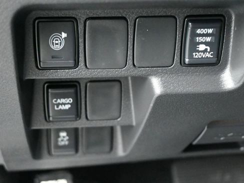 Used 2025 Nissan Frontier SV w/ SV Convenience Package RWD image 5